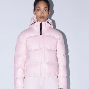 Aritzia super puff pink shorty patent